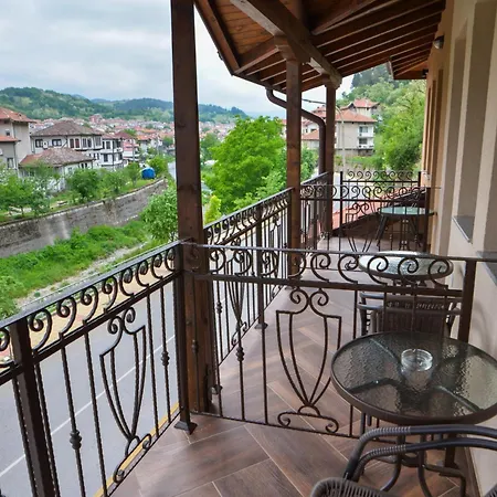 надежда - בית הארחה 3*