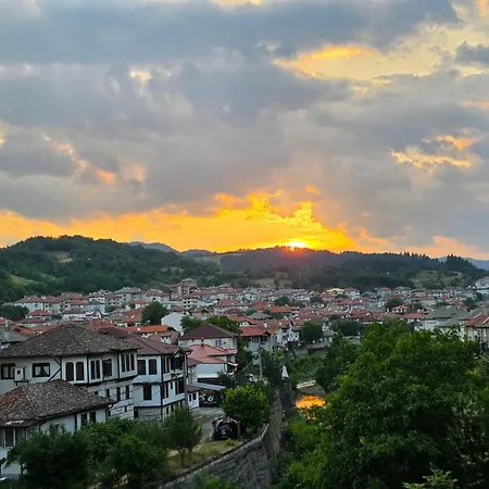 надежда - בית הארחה