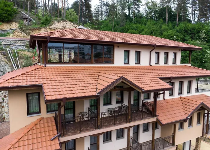 надежда - 3* Złatograd